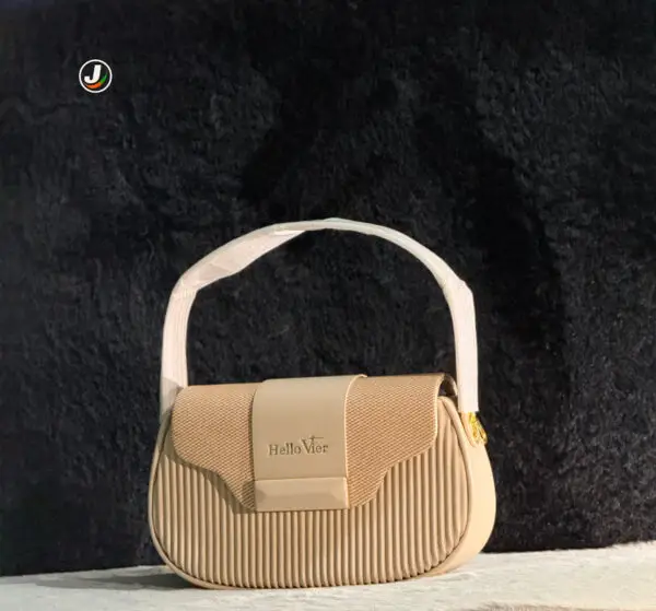 JUNQV690_WHITE